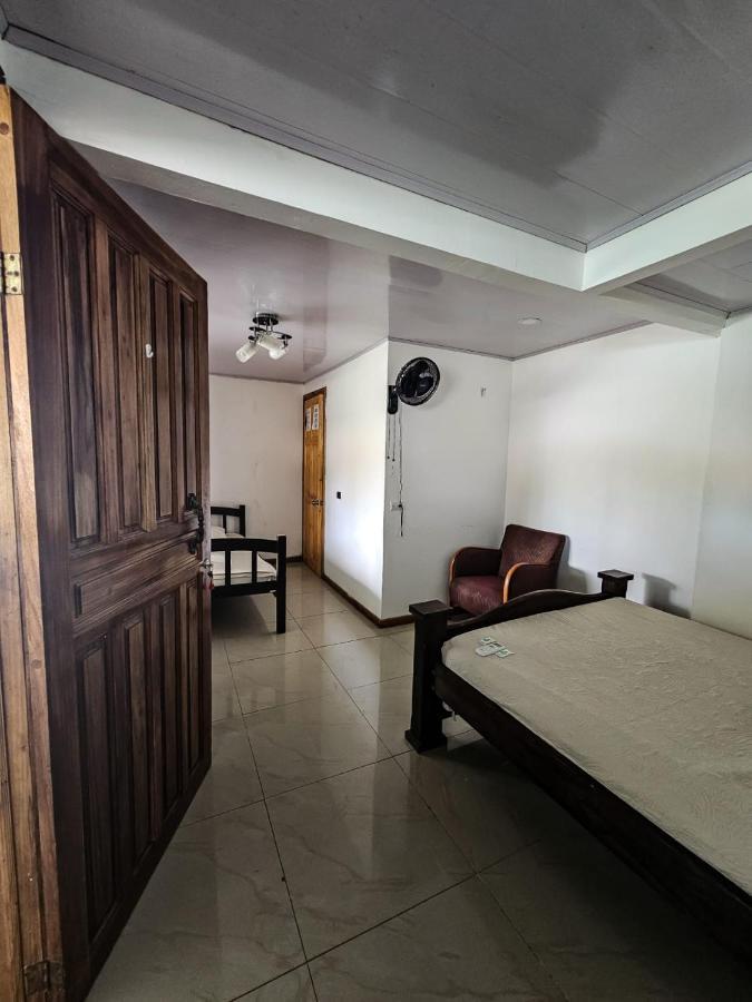 טורטוגוארו Hotel Liah'S מראה חיצוני תמונה