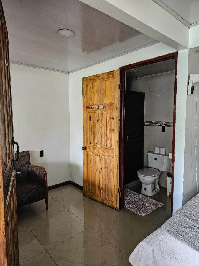 טורטוגוארו Hotel Liah'S מראה חיצוני תמונה
