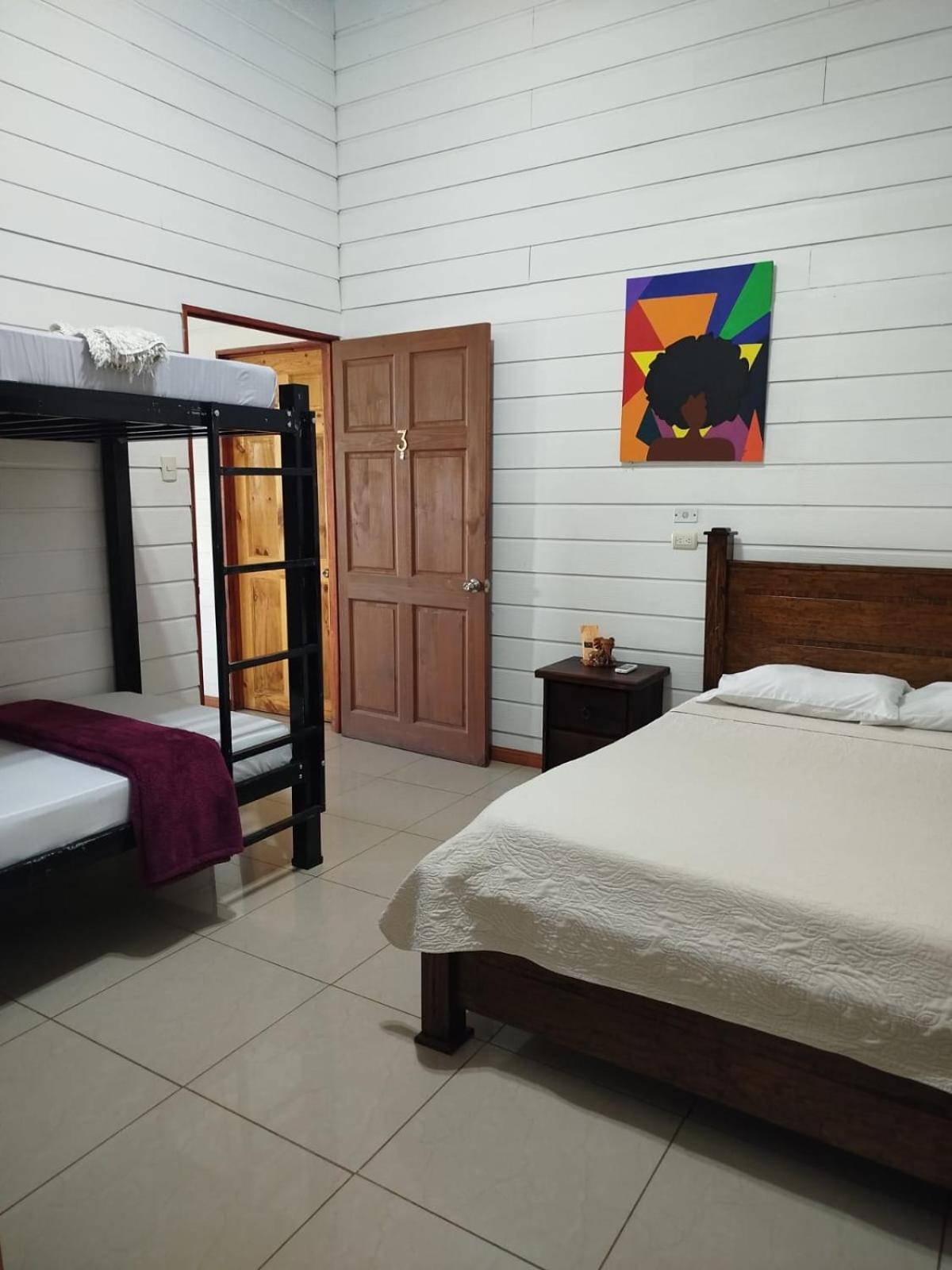 טורטוגוארו Hotel Liah'S מראה חיצוני תמונה