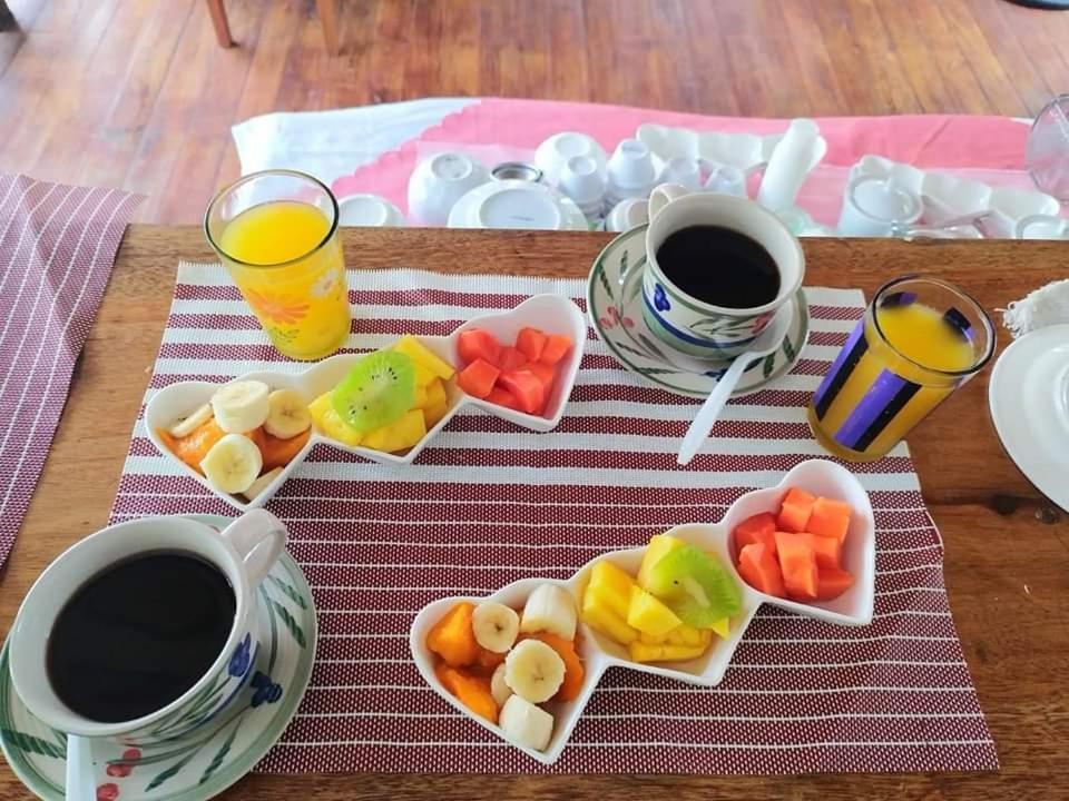 טורטוגוארו Hotel Liah'S מראה חיצוני תמונה